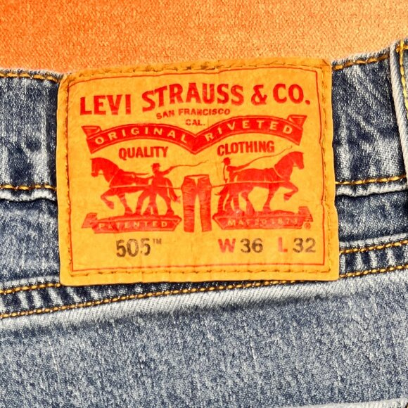 Levi's 505 Regular Fit Medium Wash - Picture 4 of 11